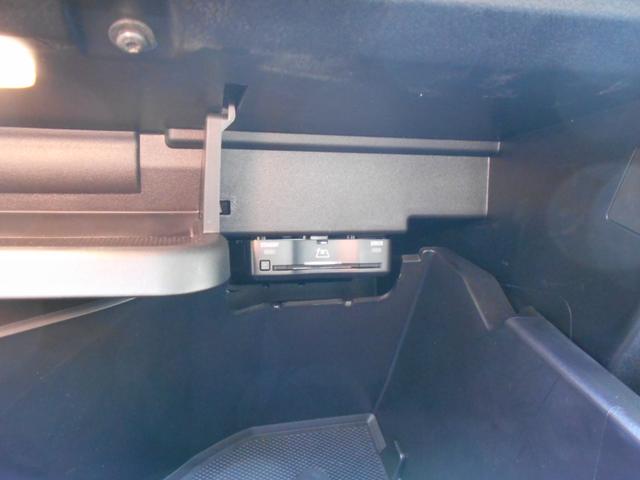 GLB GLB200 d 4マチック AMGラインパッケージ 3列シート AMGライン Bluetooth接続 ETC LEDヘッドライト TV アイドリングストップ クルーズコントロール シートヒーター ナビ パワーシート(5枚目)