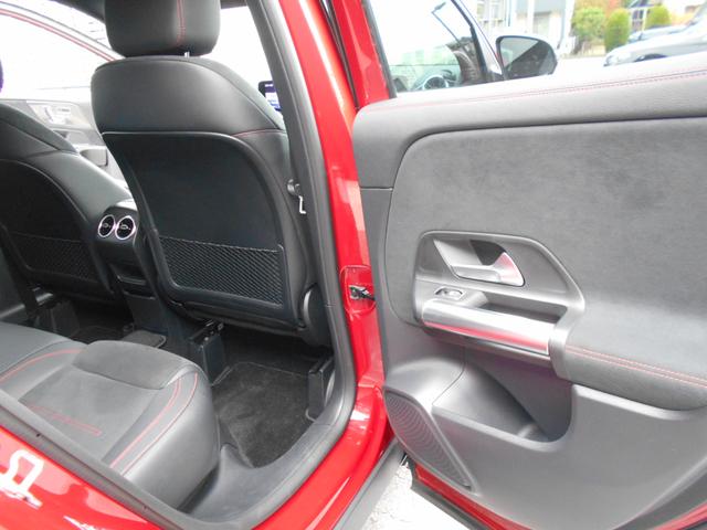 GLAクラス GLA180 AMGラインパッケージ Bluetooth接続 ETC LEDヘッドライト TV アイドリングストップ クルーズコントロール コネクテッド機能 サイドカメラ シートヒーター トランクスルー ナビ(10枚目)