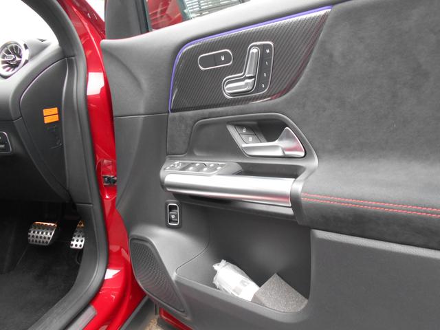 GLAクラス GLA180 AMGラインパッケージ Bluetooth接続 ETC LEDヘッドライト TV アイドリングストップ クルーズコントロール コネクテッド機能 サイドカメラ シートヒーター トランクスルー ナビ(12枚目)