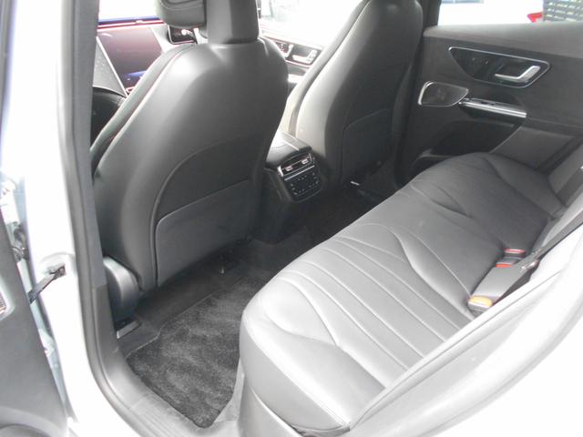 EQE SUV EQE350 4マチック SUV ローンチエディション Bluetooth接続 ETC LEDヘッドライト TV アイドリングストップ クルーズコントロール サンルーフ・ガラスルーフ シートヒーター ナビ パワーシート 横滑り防止装置 音楽プレーヤー接続(12枚目)