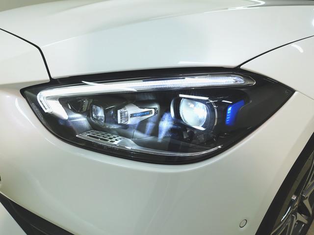 ヤナセの中古車は、すべて第三者検査専門機関（ＡＩＳ）によって、内外装から機関にいたるまで公正かつ厳正に検査されます。検査後、経験豊富なスタッフが、記録簿の確認、ＣＰＵ診断テストなどを実施いたします。