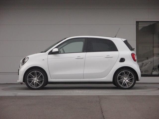 BRABUS エクスクルーシブ(2枚目)
