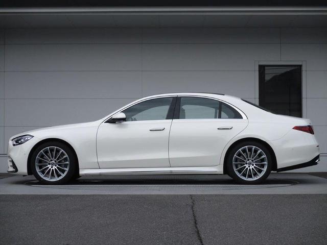 Ｓクラス Ｓ５００　４マチック　ＡＭＧラインパッケージ　ベーシックパッケージ　レザーエクスクルーシブパッケージ　レーダーセーフティーパッケージ　パノラミックスライディングルーフ　ヘッドアップディスプレイ　ｍｅコネクト　シートヒーター　シートベンチレーター（3枚目）