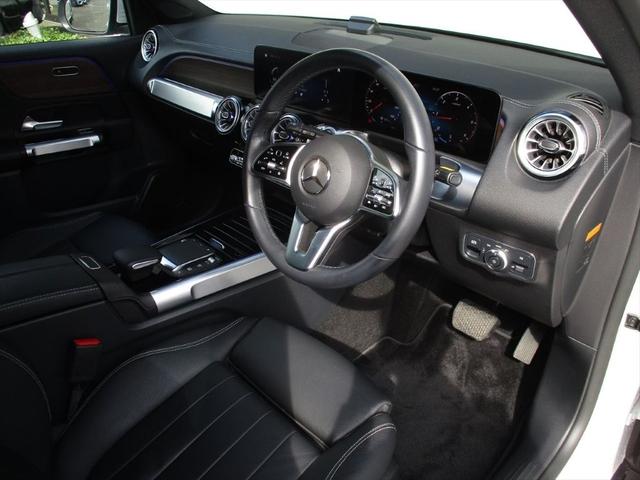 ＧＬＢ ＧＬＢ２００ｄ　４マチック　ワンオーナー　レザーエクスクルーシブパッケージ　パノラミックスライディングルーフ　メモリー付きパワーシート無し　ワイヤレスチャージング無し　ｍｅコネクト　シートヒーター　３６０度カメラ　ＥＴＣ２．０（10枚目）