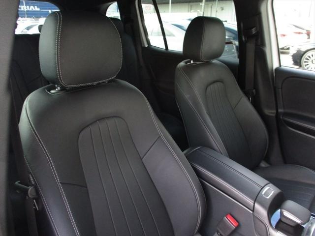 ＧＬＢ ＧＬＢ２００ｄ　４マチック　ワンオーナー　レザーエクスクルーシブパッケージ　パノラミックスライディングルーフ　メモリー付きパワーシート無し　ワイヤレスチャージング無し　ｍｅコネクト　シートヒーター　３６０度カメラ　ＥＴＣ２．０（12枚目）