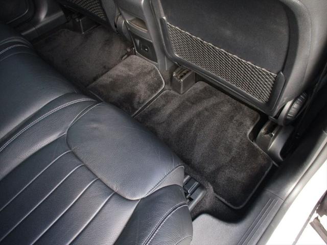 ＧＬＢ ＧＬＢ２００ｄ　４マチック　ワンオーナー　レザーエクスクルーシブパッケージ　パノラミックスライディングルーフ　メモリー付きパワーシート無し　ワイヤレスチャージング無し　ｍｅコネクト　シートヒーター　３６０度カメラ　ＥＴＣ２．０（15枚目）