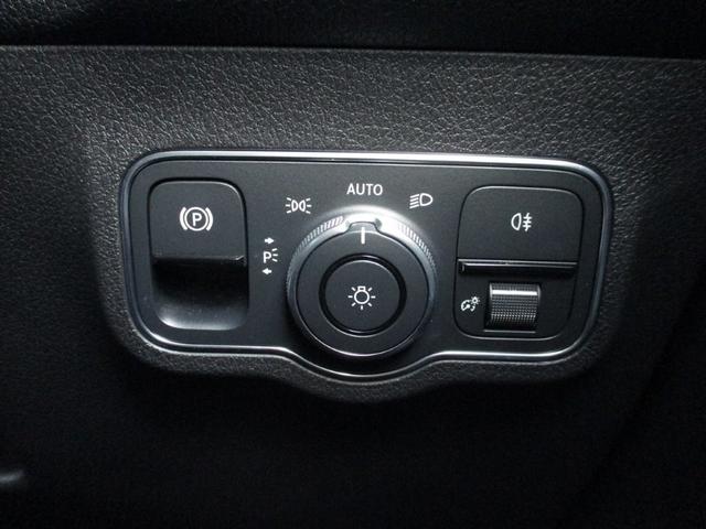 ＧＬＢ ＧＬＢ２００ｄ　４マチック　ワンオーナー　レザーエクスクルーシブパッケージ　パノラミックスライディングルーフ　メモリー付きパワーシート無し　ワイヤレスチャージング無し　ｍｅコネクト　シートヒーター　３６０度カメラ　ＥＴＣ２．０（28枚目）