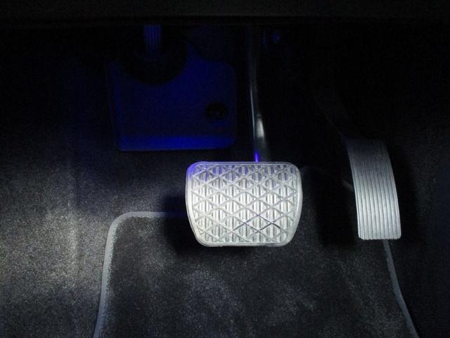 ＧＬＢ ＧＬＢ２００ｄ　４マチック　ワンオーナー　レザーエクスクルーシブパッケージ　パノラミックスライディングルーフ　メモリー付きパワーシート無し　ワイヤレスチャージング無し　ｍｅコネクト　シートヒーター　３６０度カメラ　ＥＴＣ２．０（30枚目）