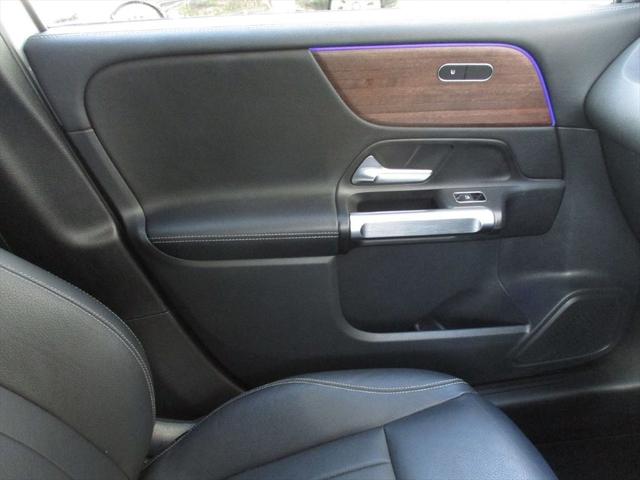 ＧＬＢ ＧＬＢ２００ｄ　４マチック　ワンオーナー　レザーエクスクルーシブパッケージ　パノラミックスライディングルーフ　メモリー付きパワーシート無し　ワイヤレスチャージング無し　ｍｅコネクト　シートヒーター　３６０度カメラ　ＥＴＣ２．０（49枚目）