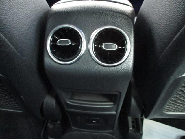 ＧＬＢ ＧＬＢ２００ｄ　４マチック　ワンオーナー　レザーエクスクルーシブパッケージ　パノラミックスライディングルーフ　メモリー付きパワーシート無し　ワイヤレスチャージング無し　ｍｅコネクト　シートヒーター　３６０度カメラ　ＥＴＣ２．０（52枚目）