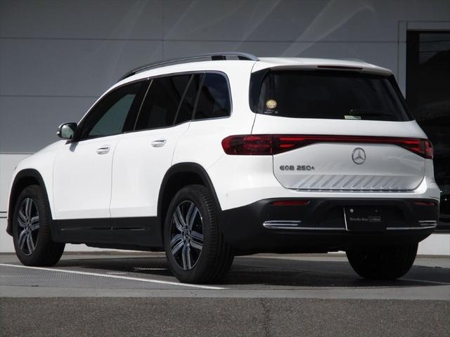 ＥＱＢ ＥＱＢ２５０＋　パノラミックスライディングルーフ　レーダーセーフティーパッケージ　ｍｅコネクト　３列シート　７人乗り　パワーシート　シートヒーター　３６０度カメラ　ＥＴＣ２．０　パークトロニックシステム（6枚目）