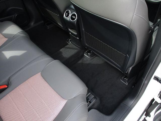 ＥＱＢ ＥＱＢ２５０＋　パノラミックスライディングルーフ　レーダーセーフティーパッケージ　ｍｅコネクト　３列シート　７人乗り　パワーシート　シートヒーター　３６０度カメラ　ＥＴＣ２．０　パークトロニックシステム（14枚目）