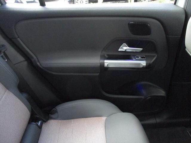 ＥＱＢ ＥＱＢ２５０＋　パノラミックスライディングルーフ　レーダーセーフティーパッケージ　ｍｅコネクト　３列シート　７人乗り　パワーシート　シートヒーター　３６０度カメラ　ＥＴＣ２．０　パークトロニックシステム（59枚目）