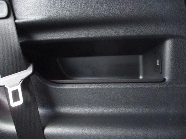 ＥＱＢ ＥＱＢ２５０＋　パノラミックスライディングルーフ　レーダーセーフティーパッケージ　ｍｅコネクト　３列シート　７人乗り　パワーシート　シートヒーター　３６０度カメラ　ＥＴＣ２．０　パークトロニックシステム（61枚目）