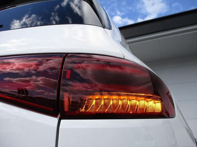 ＥＱＢ ＥＱＢ２５０＋　パノラミックスライディングルーフ　レーダーセーフティーパッケージ　ｍｅコネクト　３列シート　７人乗り　パワーシート　シートヒーター　３６０度カメラ　ＥＴＣ２．０　パークトロニックシステム（67枚目）