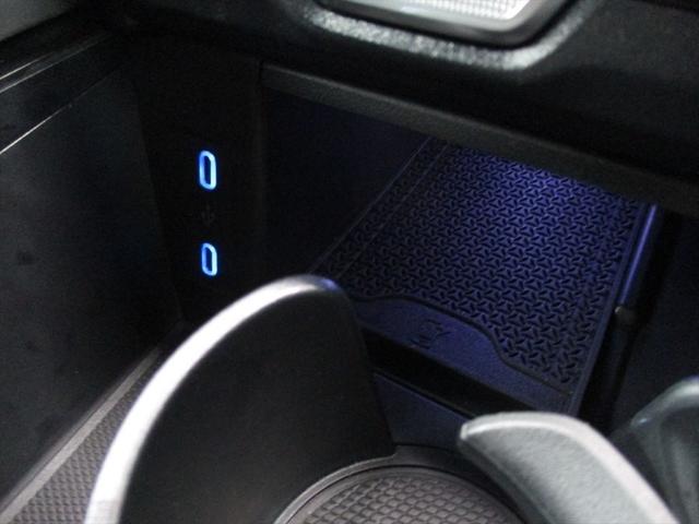 ＥＱＥ ＳＵＶ ＥＱＥ３５０　４マチック　ＳＵＶローンチエディション　２１インチＡＭＧマルチスポークアルミホイール　パノラミックスライディングルーフ　ヘッドアップディスプレイ　ｍｅコネクト　レザーシート　パワーシート　シートヒーター　シートベンチレーター　３６０度カメラ（42枚目）
