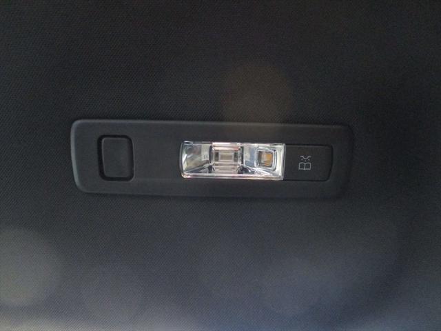 Ａクラス Ａ２００ｄ　ＡＭＧレザーエクスクルーシブパッケージ　ＡＭＧラインパッケージ　アドバンスドパッケージ　パノラミックスライディングルーフ　ヘッドアップディスプレイ　ｍｅコネクト　パワーシート　シートヒーター　３６０度カメラ　ＥＴＣ２．０（55枚目）