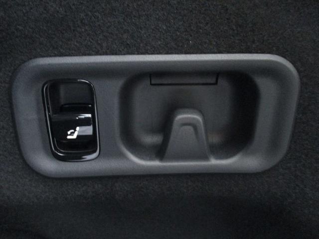 Eクラス E220d アバンギャルド AMGラインパッケージ ワンオーナー レザーエクスクルーシブパッケージ アドバンスドパッケージ パノラミックスライディングルーフ ヘッドアップディスプレイ パワーシート シートヒーター シートベンチレーター 360度カメラ(11枚目)