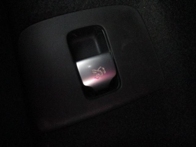 Eクラス E220d アバンギャルド AMGラインパッケージ ワンオーナー レザーエクスクルーシブパッケージ アドバンスドパッケージ パノラミックスライディングルーフ ヘッドアップディスプレイ パワーシート シートヒーター シートベンチレーター 360度カメラ(24枚目)