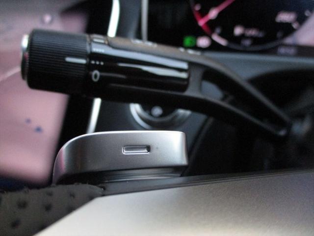 Eクラス E220d アバンギャルド AMGラインパッケージ ワンオーナー レザーエクスクルーシブパッケージ アドバンスドパッケージ パノラミックスライディングルーフ ヘッドアップディスプレイ パワーシート シートヒーター シートベンチレーター 360度カメラ(31枚目)