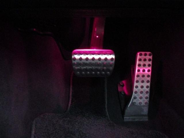 Eクラス E220d アバンギャルド AMGラインパッケージ ワンオーナー レザーエクスクルーシブパッケージ アドバンスドパッケージ パノラミックスライディングルーフ ヘッドアップディスプレイ パワーシート シートヒーター シートベンチレーター 360度カメラ(35枚目)