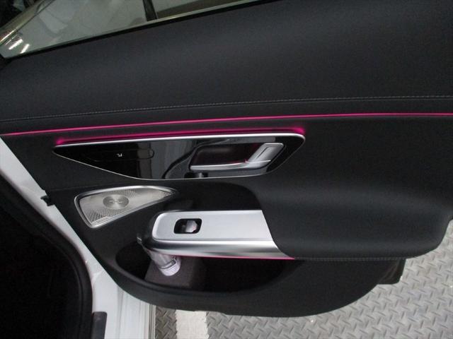 Eクラス E220d アバンギャルド AMGラインパッケージ ワンオーナー レザーエクスクルーシブパッケージ アドバンスドパッケージ パノラミックスライディングルーフ ヘッドアップディスプレイ パワーシート シートヒーター シートベンチレーター 360度カメラ(55枚目)