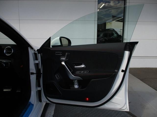 CLAクラス CLA200d AMGラインパッケージ アドバンスドパッケージ パノラミックスライディングルーフ レーダーセーフティーパッケージ meコネクト パワーシート シートヒーター 360度カメラ ETC2.0 ナビゲーション TV(17枚目)