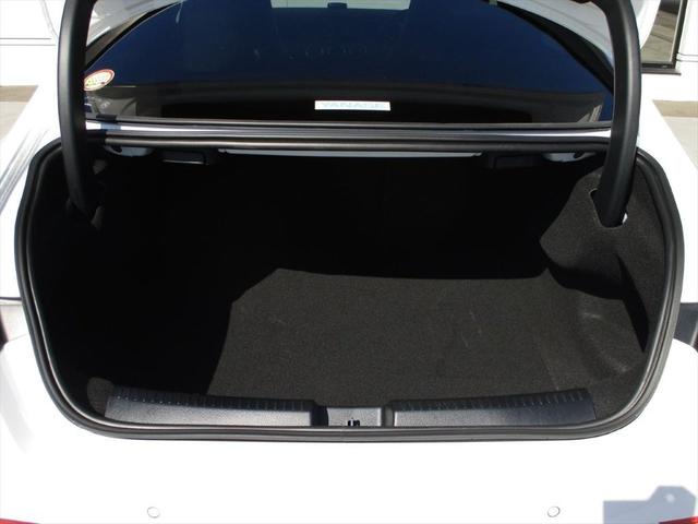 ＣＬＡクラス ＣＬＡ２００ｄ　ＡＭＧラインパッケージ　レーダーセーフティーパッケージ　ｍｅコネクト　パワーシート　シートヒーター　３６０度カメラ　ＥＴＣ２．０　ナビゲーション　ＴＶ　パークトロニックシステム　１９インチＡＭＧアルミホイール（9枚目）