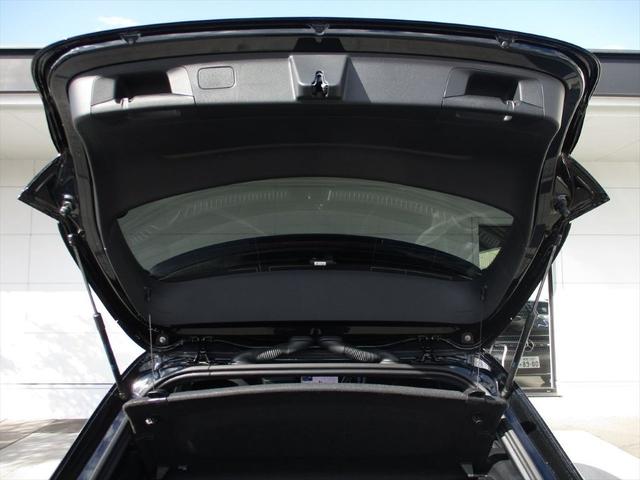 Ａクラス Ａ２００ｄ　ＡＭＧラインパッケージ　レーダーセーフティーパッケージ　ｍｅコネクト　パワーシート　シートヒーター　バックカメラ　ＥＴＣ２．０　ナビゲーション　ＴＶ　パークトロニックシステム　１８インチＡＭＧアルミホイール（8枚目）