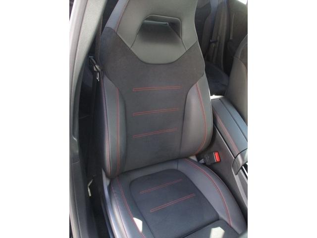 Ａクラス Ａ２００ｄ　ＡＭＧラインパッケージ　レーダーセーフティーパッケージ　ｍｅコネクト　パワーシート　シートヒーター　バックカメラ　ＥＴＣ２．０　ナビゲーション　ＴＶ　パークトロニックシステム　１８インチＡＭＧアルミホイール（13枚目）