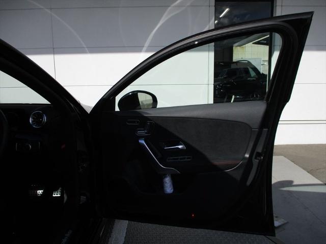 Ａクラス Ａ２００ｄ　ＡＭＧラインパッケージ　レーダーセーフティーパッケージ　ｍｅコネクト　パワーシート　シートヒーター　バックカメラ　ＥＴＣ２．０　ナビゲーション　ＴＶ　パークトロニックシステム　１８インチＡＭＧアルミホイール（17枚目）