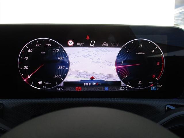 Ａクラス Ａ２００ｄ　ＡＭＧラインパッケージ　レーダーセーフティーパッケージ　ｍｅコネクト　パワーシート　シートヒーター　バックカメラ　ＥＴＣ２．０　ナビゲーション　ＴＶ　パークトロニックシステム　１８インチＡＭＧアルミホイール（23枚目）