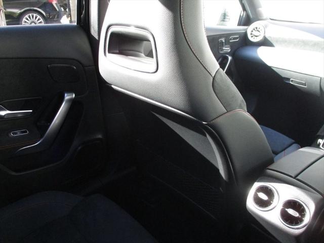 Ａクラス Ａ２００ｄ　ＡＭＧラインパッケージ　レーダーセーフティーパッケージ　ｍｅコネクト　パワーシート　シートヒーター　バックカメラ　ＥＴＣ２．０　ナビゲーション　ＴＶ　パークトロニックシステム　１８インチＡＭＧアルミホイール（55枚目）