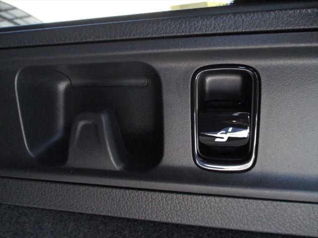 Cクラスステーションワゴン C200ステーションワゴンアバンギャルドAMGライP ベーシックパッケージ meコネクト レーダーセーフティーパッケージ ヘッドアップディスプレイ パワーシート シートヒーター 360度カメラ ETC2.0 ナビゲーション TV(11枚目)