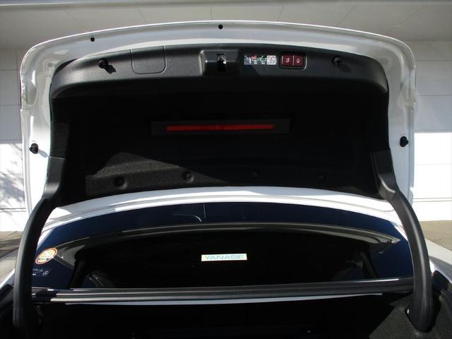 Cクラス C220dアバンギャルド AMGラインパッケージ セーフティービジョンパッケージ レザーエクスクルーシブパッケージ パノラミックスライディングルーフ ヘッドアップディスプレイ meコネクト 360度カメラ ETC2.0 パワーシート シートヒーター(8枚目)