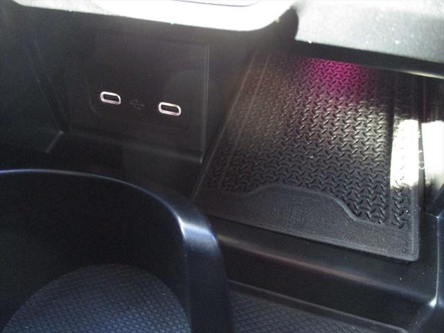 Cクラス C220dアバンギャルド AMGラインパッケージ セーフティービジョンパッケージ レザーエクスクルーシブパッケージ パノラミックスライディングルーフ ヘッドアップディスプレイ meコネクト 360度カメラ ETC2.0 パワーシート シートヒーター(44枚目)