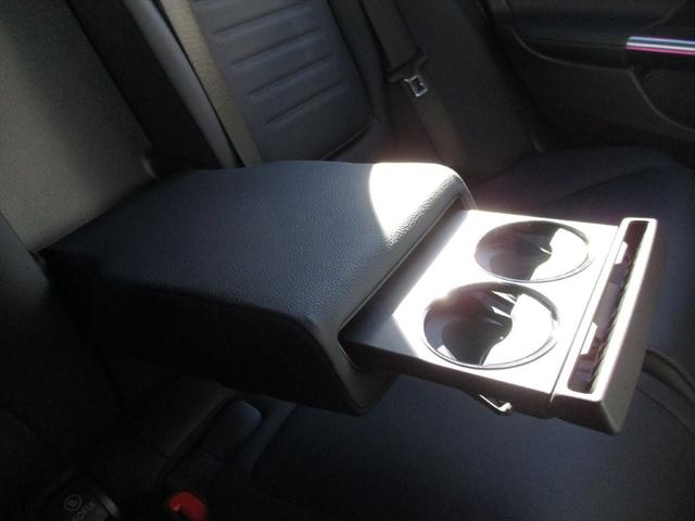 Cクラス C220dアバンギャルド AMGラインパッケージ セーフティービジョンパッケージ レザーエクスクルーシブパッケージ パノラミックスライディングルーフ ヘッドアップディスプレイ meコネクト 360度カメラ ETC2.0 パワーシート シートヒーター(62枚目)