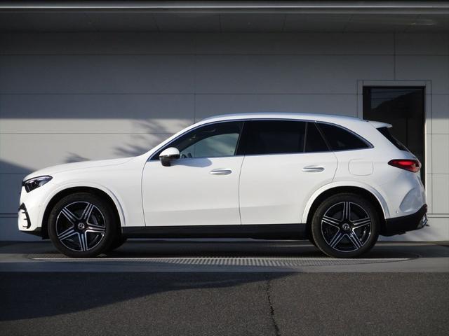 ＧＬＣ ＧＬＣ３５０ｅ　４Ｍポーツ　エディションスター　パノラミックスライディングルーフ　ｍｅコネクト　レーダーセーフティーパッケージ　エアサスペンション　３６０度カメラ　ＥＴＣ２．０　パワーシート　シートヒーター　ナビゲーション　ＴＶ（5枚目）