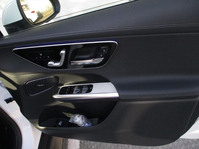 ＧＬＣ ＧＬＣ３５０ｅ　４Ｍポーツ　エディションスター　パノラミックスライディングルーフ　ｍｅコネクト　レーダーセーフティーパッケージ　エアサスペンション　３６０度カメラ　ＥＴＣ２．０　パワーシート　シートヒーター　ナビゲーション　ＴＶ（24枚目）