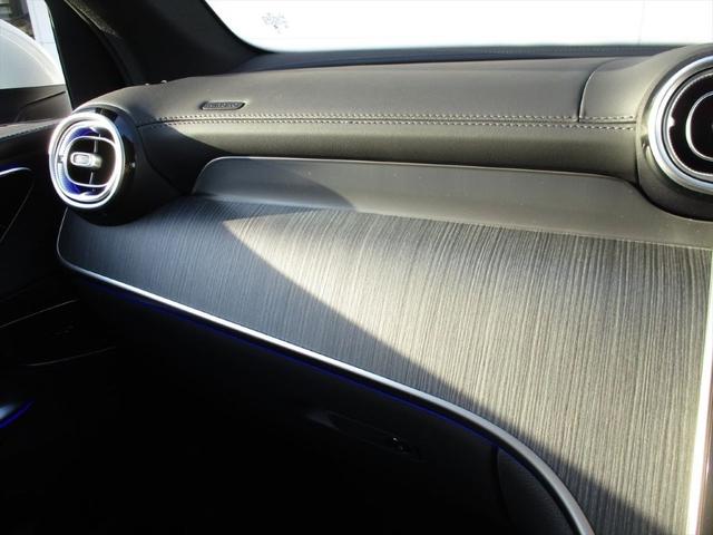 ＧＬＣ ＧＬＣ３５０ｅ　４Ｍポーツ　エディションスター　パノラミックスライディングルーフ　ｍｅコネクト　レーダーセーフティーパッケージ　エアサスペンション　３６０度カメラ　ＥＴＣ２．０　パワーシート　シートヒーター　ナビゲーション　ＴＶ（49枚目）