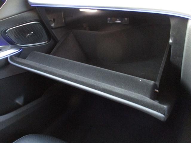 ＧＬＣ ＧＬＣ３５０ｅ　４Ｍポーツ　エディションスター　パノラミックスライディングルーフ　ｍｅコネクト　レーダーセーフティーパッケージ　エアサスペンション　３６０度カメラ　ＥＴＣ２．０　パワーシート　シートヒーター　ナビゲーション　ＴＶ（50枚目）