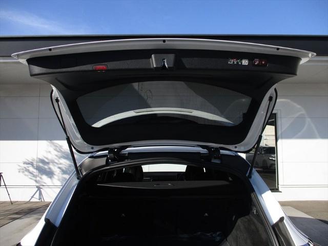 Ｅクラスステーションワゴン Ｅ２２０ｄステションワゴンアバギャルドＡＭＧラインＰ　ワンオーナー　アドバンスドパッケージ　レザーエクスクルーシブパッケージ　ヘッドアップディスプレイ　パワーシート　シートヒーター　シートベンチレーター　ｍｅコネクト　３６０度カメラ　ＥＴＣ２．０（8枚目）