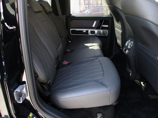 Gクラス G450d AMGラインパッケージ ワンオーナー MANUFAKTURプログラム・プラス MANUFAKTURディ同色スペアタイヤリング MANUFAKTURロゴパッケージ MANUFAKTUR本革巻ツートーンステアリング(16枚目)