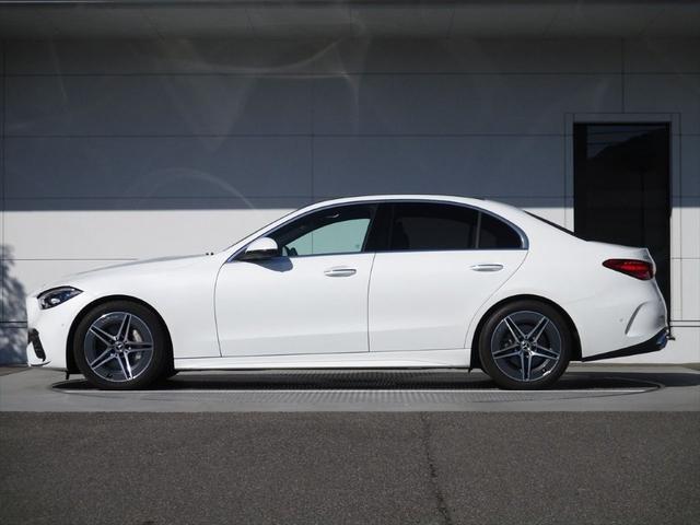 Cクラス C220dアバンギャルド AMGラインパッケージ ワンオーナー ベーシックパッケージ レザーエクスクルーシブパッケージ パノラミックスライディングルーフ ヘッドアップディスプレイ meコネクト パワーシート シートヒーター 360度カメラ(5枚目)