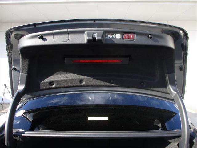 Ｃクラス Ｃ２００アバンギャルド　ＡＭＧラインパッケージ　ベーシックパッケージ　ドライバーズパッケージ　パノラミックスライディングルーフ　ヘッドアップディスプレイ　ｍｅコネクト　パワーシート　シートヒーター　３６０度カメラ　ＥＴＣ２．０　ナビゲーション　ＴＶ（8枚目）