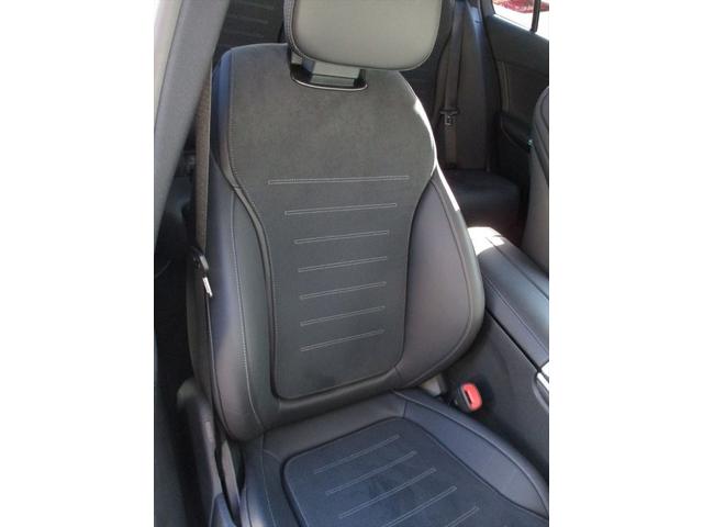 Ｃクラス Ｃ２００アバンギャルド　ＡＭＧラインパッケージ　ベーシックパッケージ　ドライバーズパッケージ　パノラミックスライディングルーフ　ヘッドアップディスプレイ　ｍｅコネクト　パワーシート　シートヒーター　３６０度カメラ　ＥＴＣ２．０　ナビゲーション　ＴＶ（15枚目）