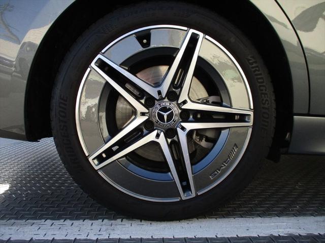 Ｃクラス Ｃ２００アバンギャルド　ＡＭＧラインパッケージ　ベーシックパッケージ　ドライバーズパッケージ　パノラミックスライディングルーフ　ヘッドアップディスプレイ　ｍｅコネクト　パワーシート　シートヒーター　３６０度カメラ　ＥＴＣ２．０　ナビゲーション　ＴＶ（70枚目）