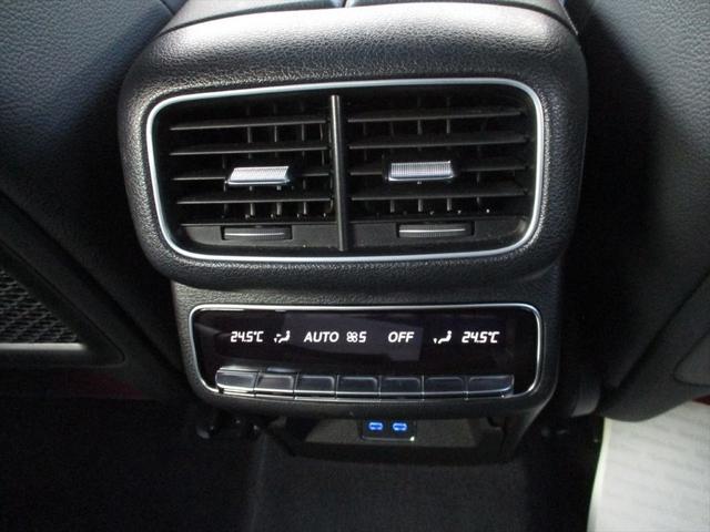 GLE GLE450d 4マチックスポーツ パノラミックスライディングルーフ レーダーセーフティーパッケージ ヘッドアップディスプレイ エアサスペンション 3列シート 7人乗り meコネクト ナッパレザーシート パワーシート シートヒーター(59枚目)