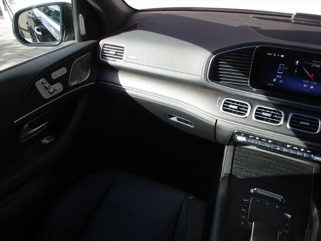 GLE GLE450d 4マチックスポーツ パノラミックスライディングルーフ レーダーセーフティーパッケージ ヘッドアップディスプレイ エアサスペンション 3列シート 7人乗り meコネクト ナッパレザーシート パワーシート シートヒーター(68枚目)