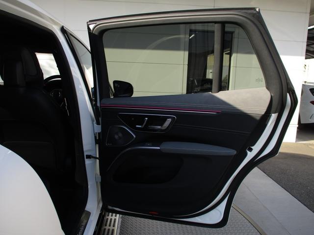 ＥＱＳ ＳＵＶ ＥＱＳ４５０　４Ｍ　ＳＵＶ　ＡＭＧラインパッケージ　デジタルインテリアパッケージ　パノラミックスライディングルーフ　ヘッドアップディスプレイ　３列シート　７人乗り　エアサスペンション　ｍｅコネクト　ナッパレザーシート　パワーシート　シートヒーター（15枚目）